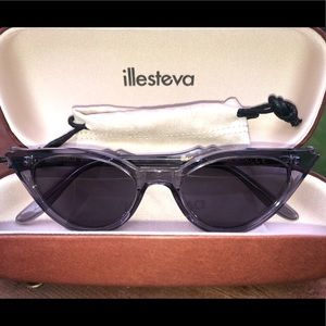 Illesteva Isabella Sunglasses